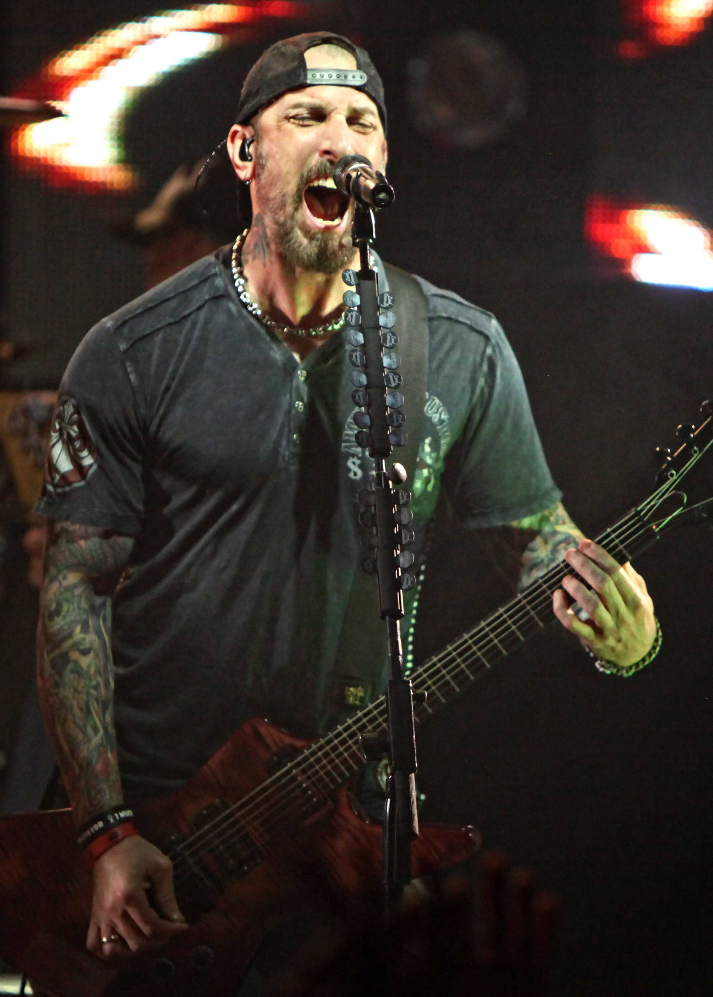 John Connolly - Sevendust Guitarist performing at Instamix Live